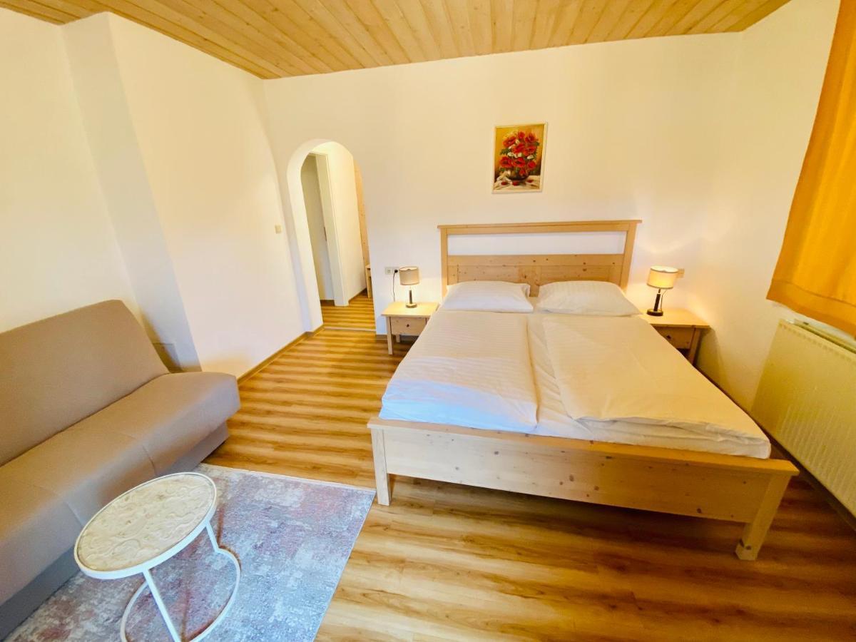 Kunstelj Pension Радовлица Экстерьер фото